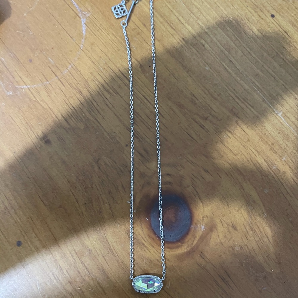 Kendra Scott necklace